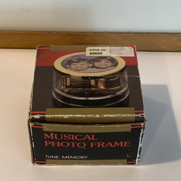Vintage Musical Photo Frame 1987 New - Picture 1 of 4